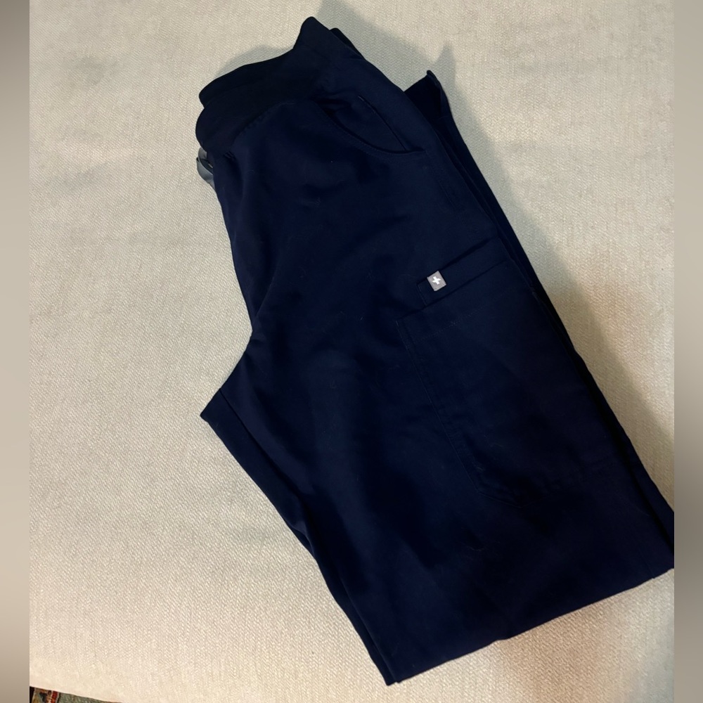 FIGS YOLA SKINNY NAVY!!